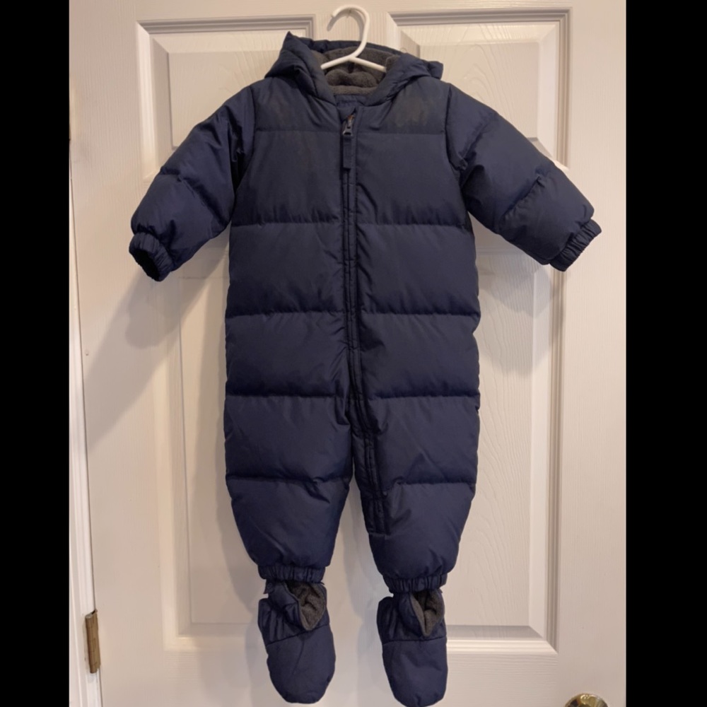 Gap snowsuit size 12-18 months
